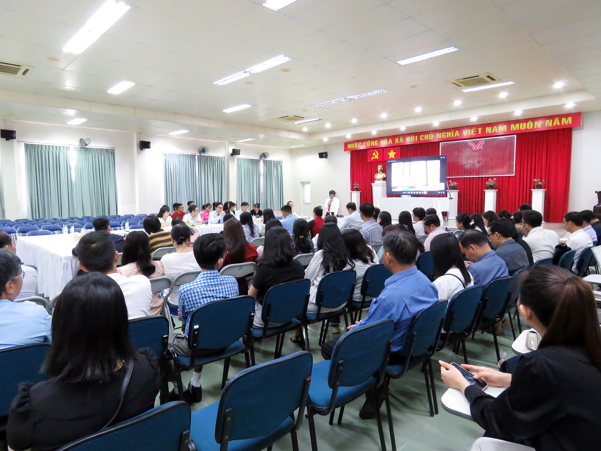 THÔNG BÁO TUYỂN DỤNG GIÁO VIÊN NĂM HỌC 2026 - 2027