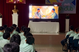 CHIẾU PHIM “MƯA ĐỎ” – HOẠT ĐỘNG GIÁO DỤC  TRUYỀN THỐNG Ý NGHĨA CHO HỌC SINH