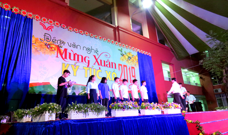 ĐÊM VĂN NGHỆ MỪNG XUÂN KÝ TÚC XÁ  2018 - 2019  