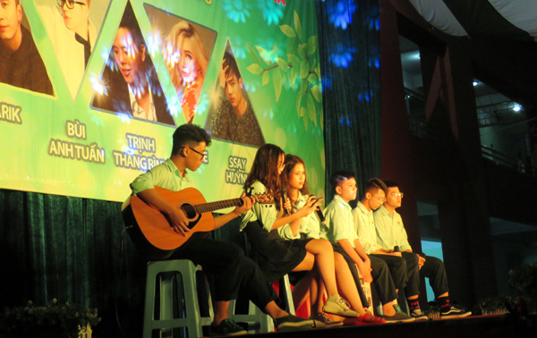 ĐÊM VĂN NGHỆ VÀ PHÁT THƯỞNG TỔNG KẾT KÝ TÚC XÁ 2017 - 2018