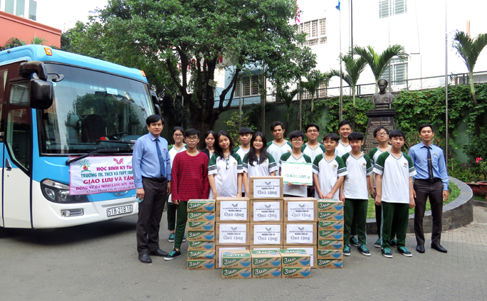 HỌC SINH NỘI TRÚ ĐI TỪ THIỆN TẠI CƠ SỞ BẢO TRỢ XÃ HỘI HOA HỒNG NĂM HỌC 2020 - 2021