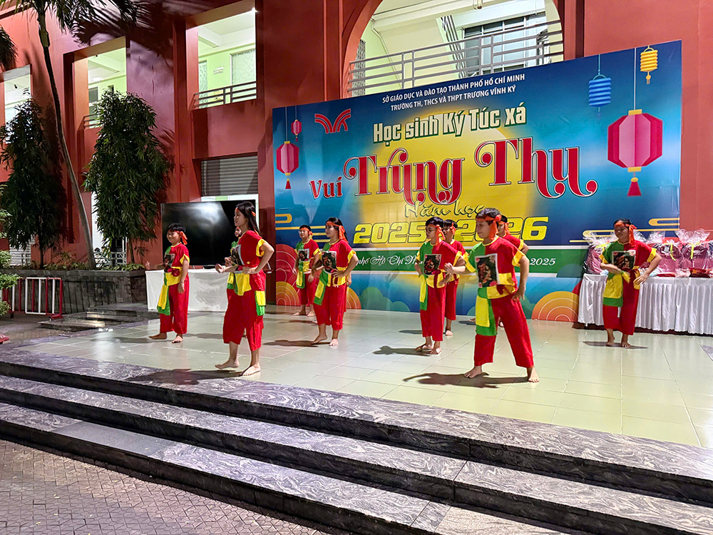 HỘI RẰM TRUNG THU – KÝ TÚC XÁ NĂM HỌC 2025 - 2026