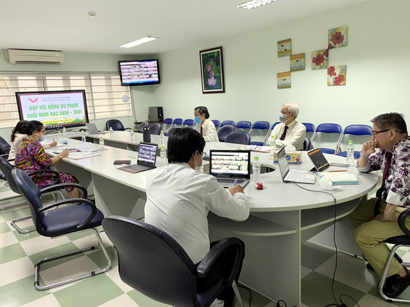 HỌP TRỰC TUYẾN HỘI ĐỒNG SƯ PHẠM CUỐI NĂM 2020 - 2021