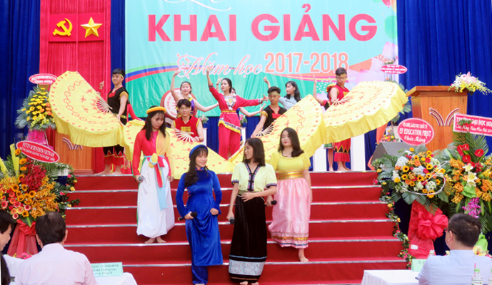 LỄ KHAI GIẢNG  NĂM HỌC 2017 - 2018