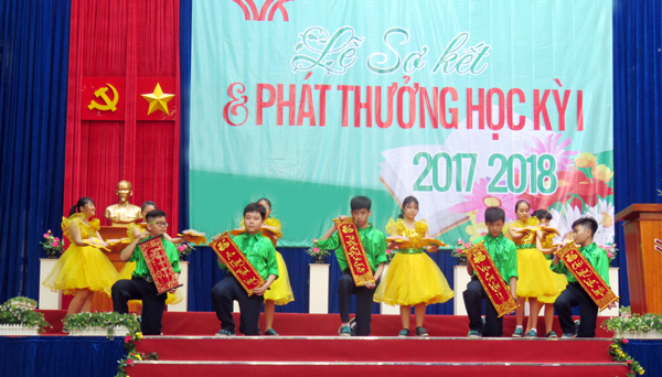 LỄ SƠ KẾT HỌC KỲ 1 NĂM HỌC 2017 - 2018
