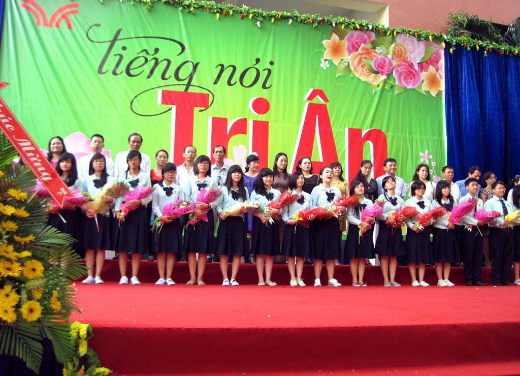 LỄ TRƯỞNG THÀNH VÀ TRI ÂN 2012-2013 