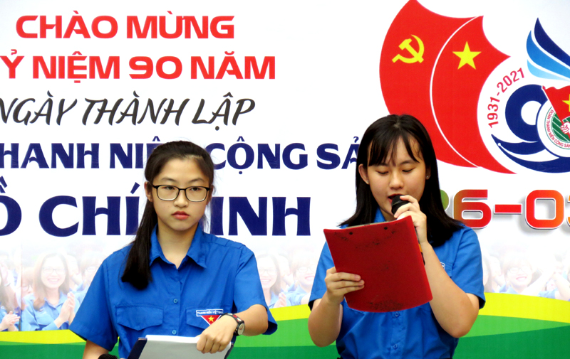 NGOÀI GIỜ LÊN LỚP CHỦ ĐỀ 