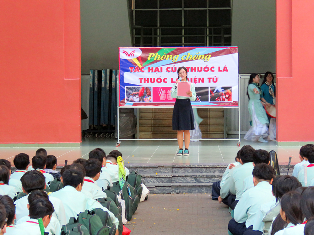 NGOÀI GIỜ LÊN LỚP “TÁC HẠI CỦA THUỐC LÁ – THUỐC LÁ ĐIỆN TỬ 