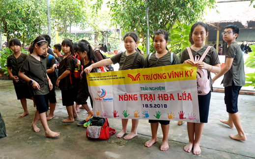 NGOẠI KHÓA - THAM QUAN NÔNG TRẠI HOA LÚA TẠI CỦ CHI