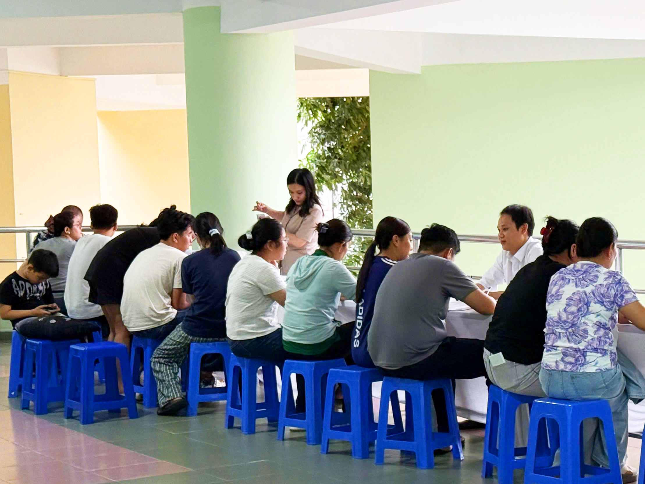 NHÂN VIÊN TUYỂN SINH