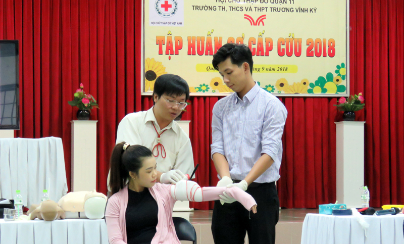 TẬP HUẤN SƠ CẤP CỨU NĂM HỌC 2018-2019