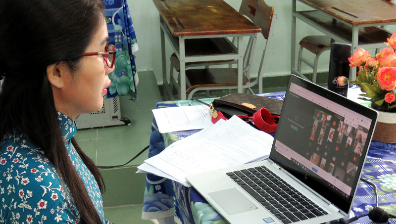 Thực hiện hoạt động dạy học trực tuyến cho học sinh trong giai đoạn  ảnh hưởng của dịch Covid-19