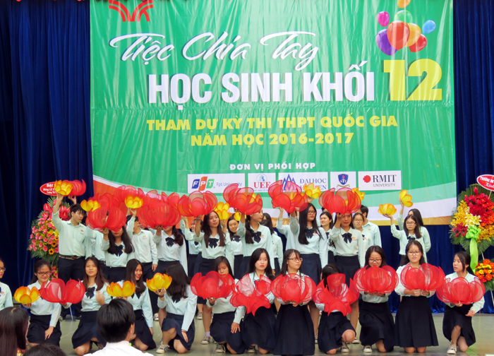 TIỆC CHIA TAY HỌC SINH KHỐI 12